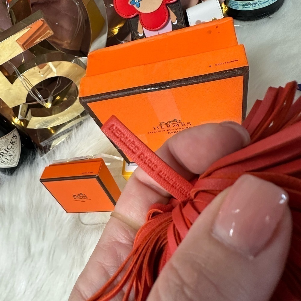 AUTHENTIC HERMES CARMEN PORTE CLES RED LEATHER TASSEL KEYCHAIN BAG CHARM - Picture 7 of 7